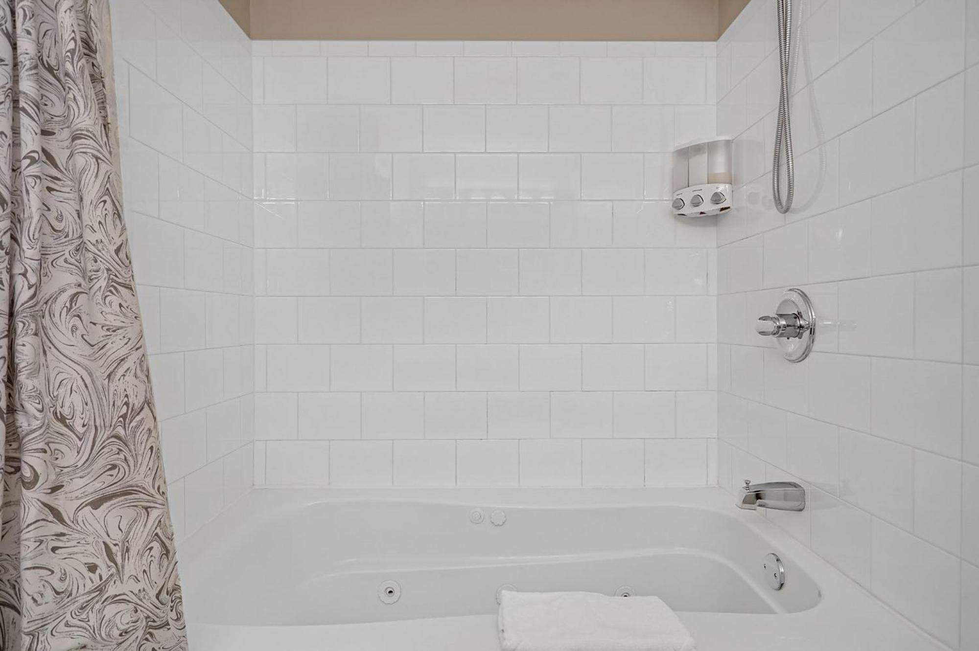Lux Townhouse, Walk To All, Sleeps 6 Adults ルイスビル エクステリア 写真