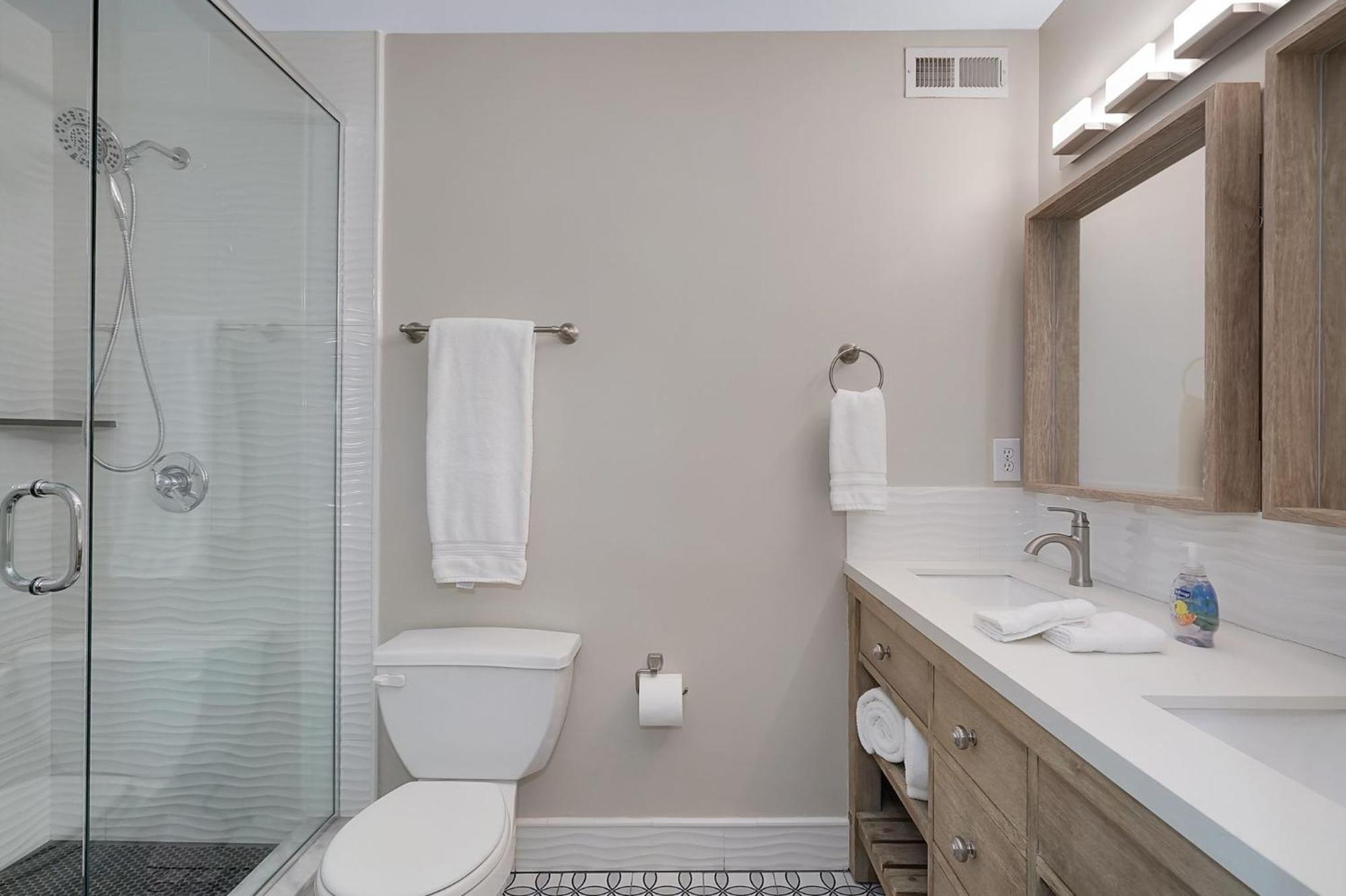 Lux Townhouse, Walk To All, Sleeps 6 Adults ルイスビル エクステリア 写真