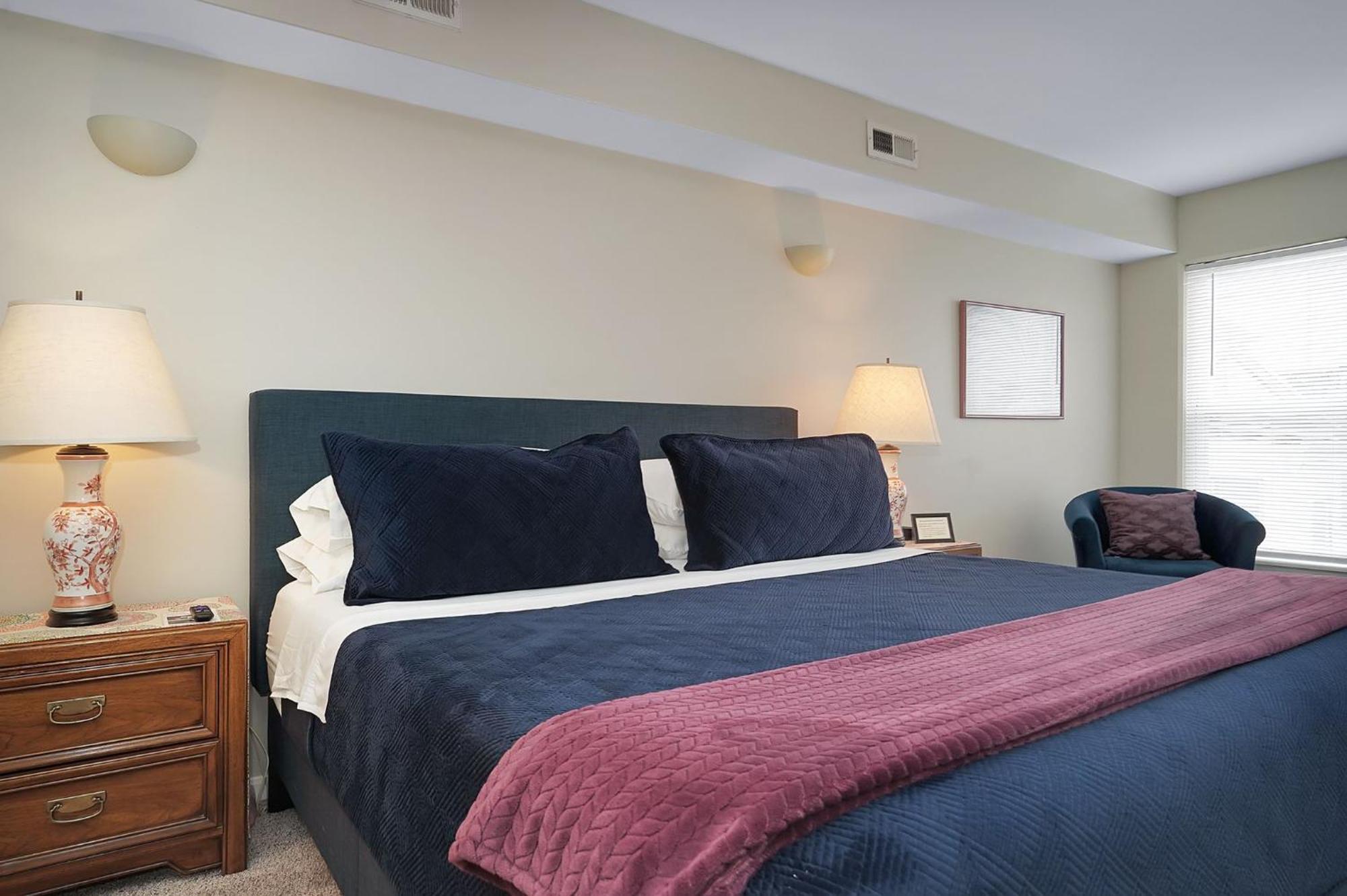 Lux Townhouse, Walk To All, Sleeps 6 Adults ルイスビル エクステリア 写真