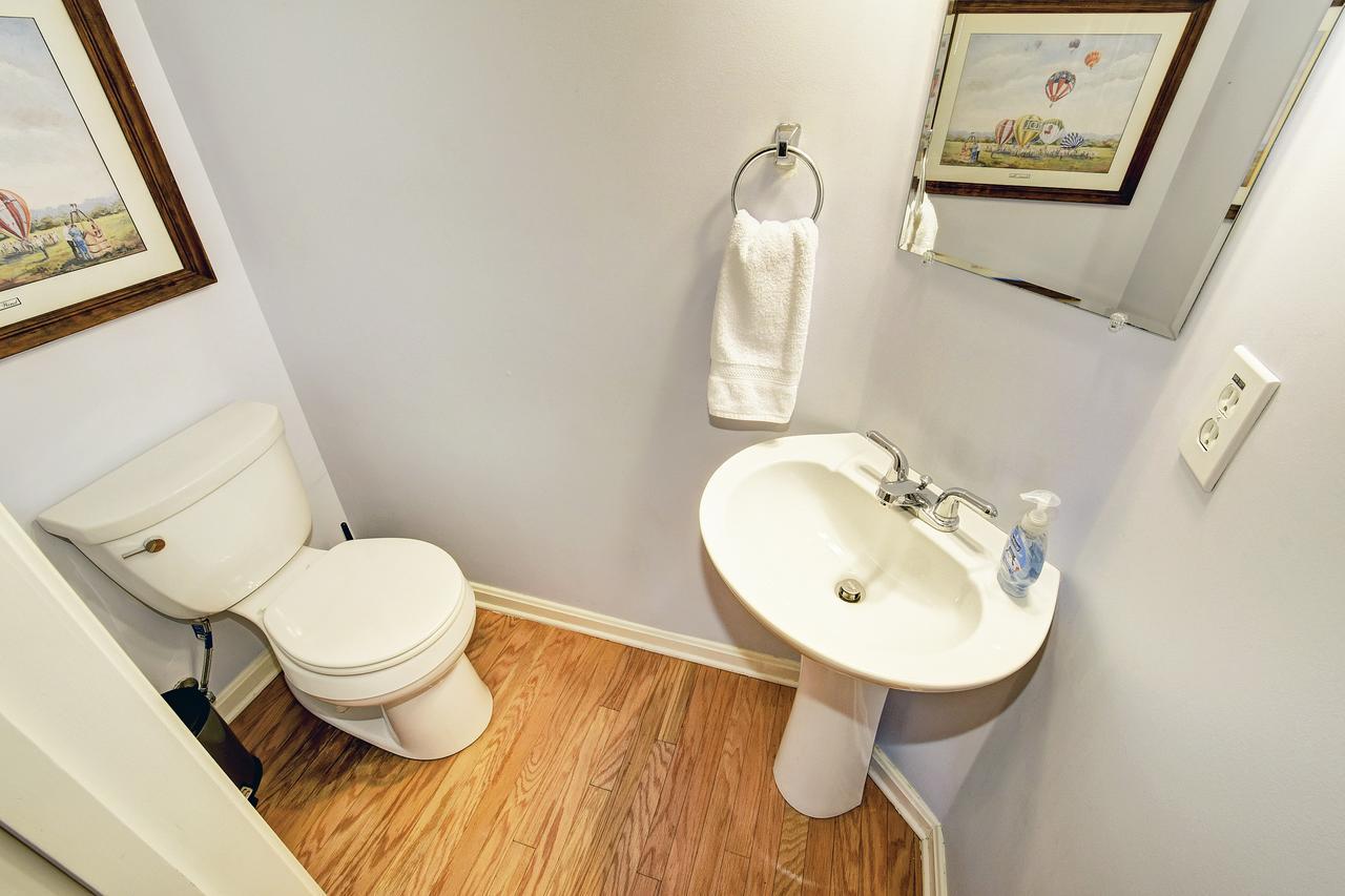 Lux Townhouse, Walk To All, Sleeps 6 Adults ルイスビル エクステリア 写真